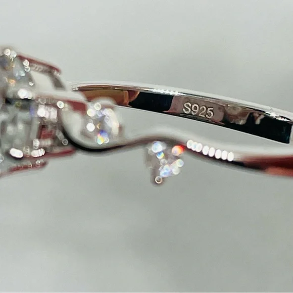 1 ct Moissanite Sterling Silver Ring - Picture 7 of 8